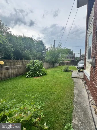 a view of an outdoor space