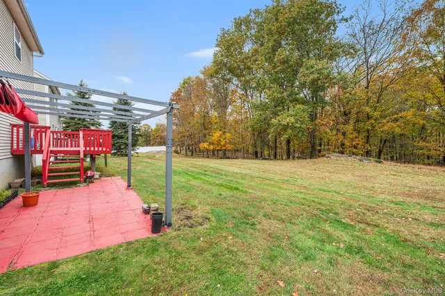 a view of outdoor space