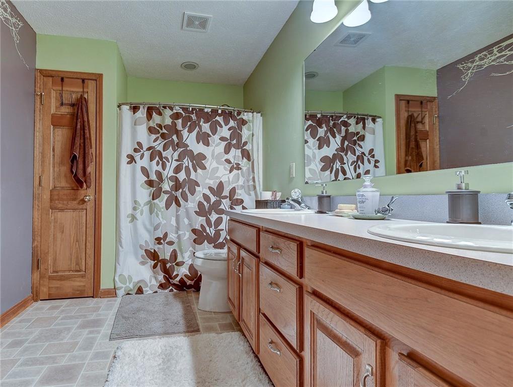 6681 Riverside Way Fishers, IN 46038 - Photo 21 of 24 Gallery Image 21