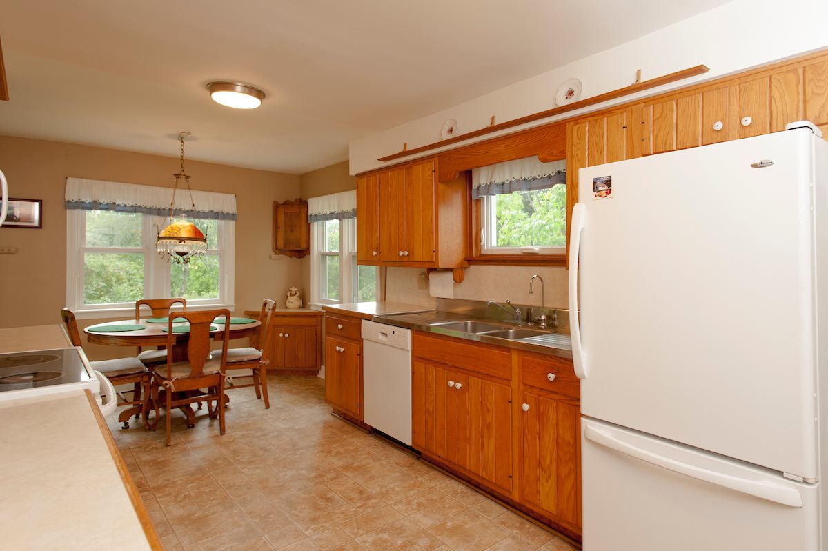 3077 Kroupa Road Traverse City, MI 49686 - Photo 21 of 61 1837873-23.JPG