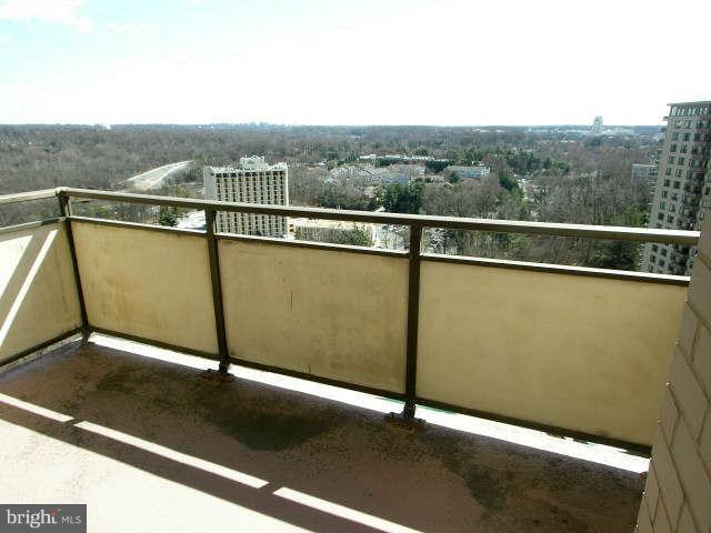 5225 Pooks Hill Road, Unit 1717N Bethesda, MD 20814 - Photo 12 of 23 Exterior (General)