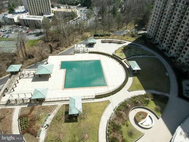 5225 Pooks Hill Road, Unit 1717N Bethesda, MD 20814 - Photo 13 of 23 View