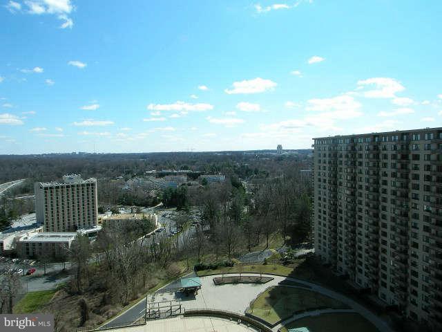 5225 Pooks Hill Road, Unit 1717N Bethesda, MD 20814 - Photo 15 of 23 View