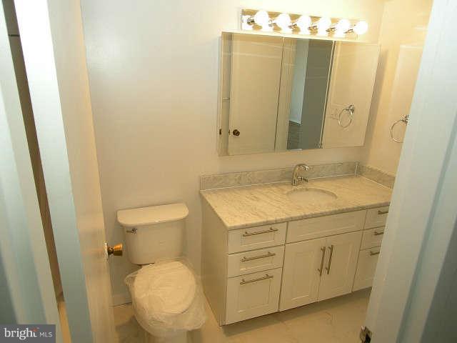 5225 Pooks Hill Road, Unit 1717N Bethesda, MD 20814 - Photo 10 of 23 Bath