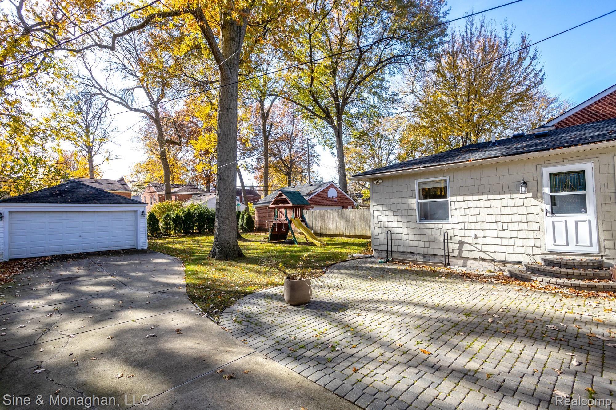 1837 Broadstone Road Grosse Pointe, MI 48236 - Photo 42 of 52 1837 Broadstone Ext S004.jpg