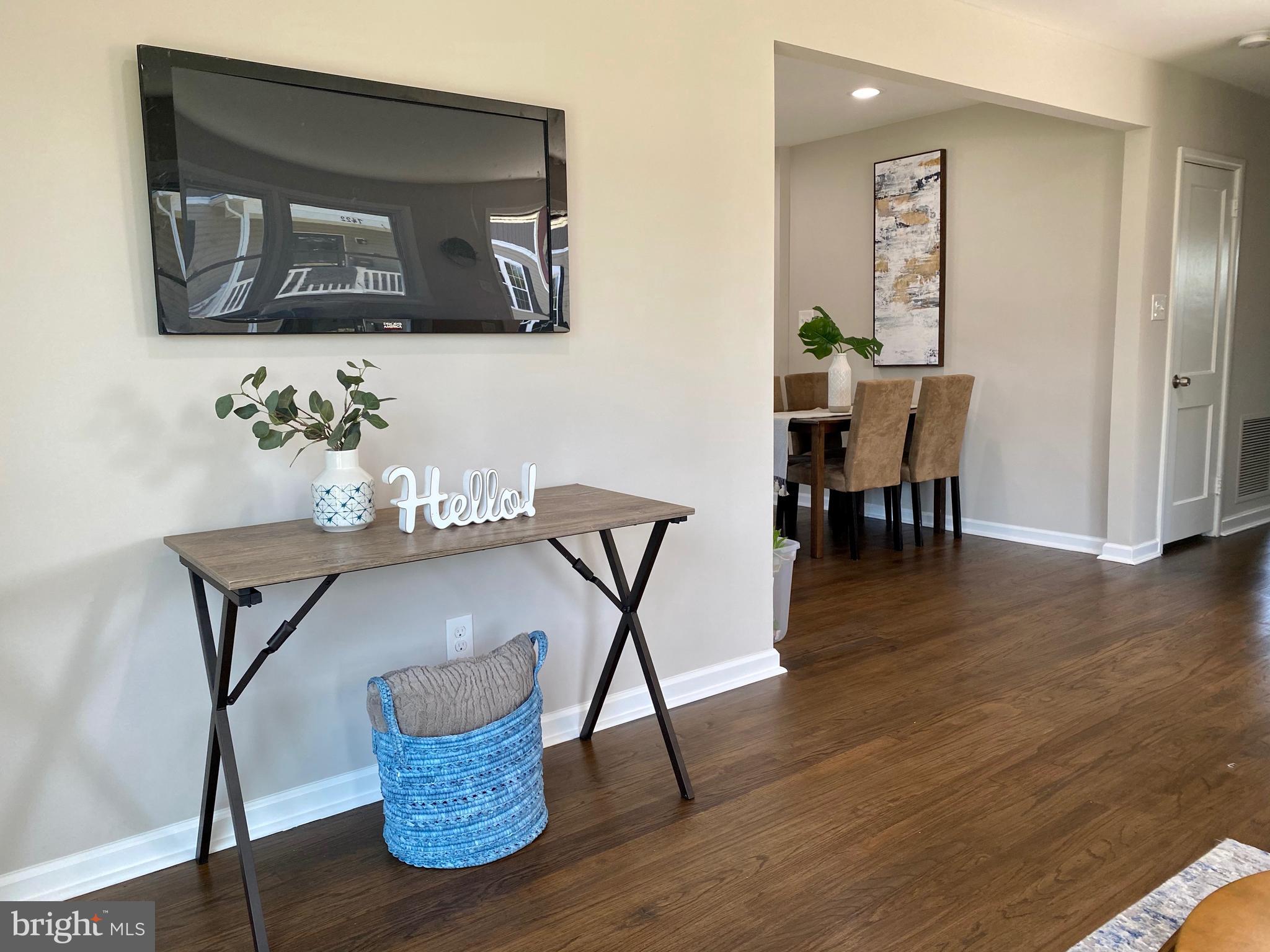 7424 Remoor Road Baltimore, MD 21207 - Photo 4 of 15 Foyer