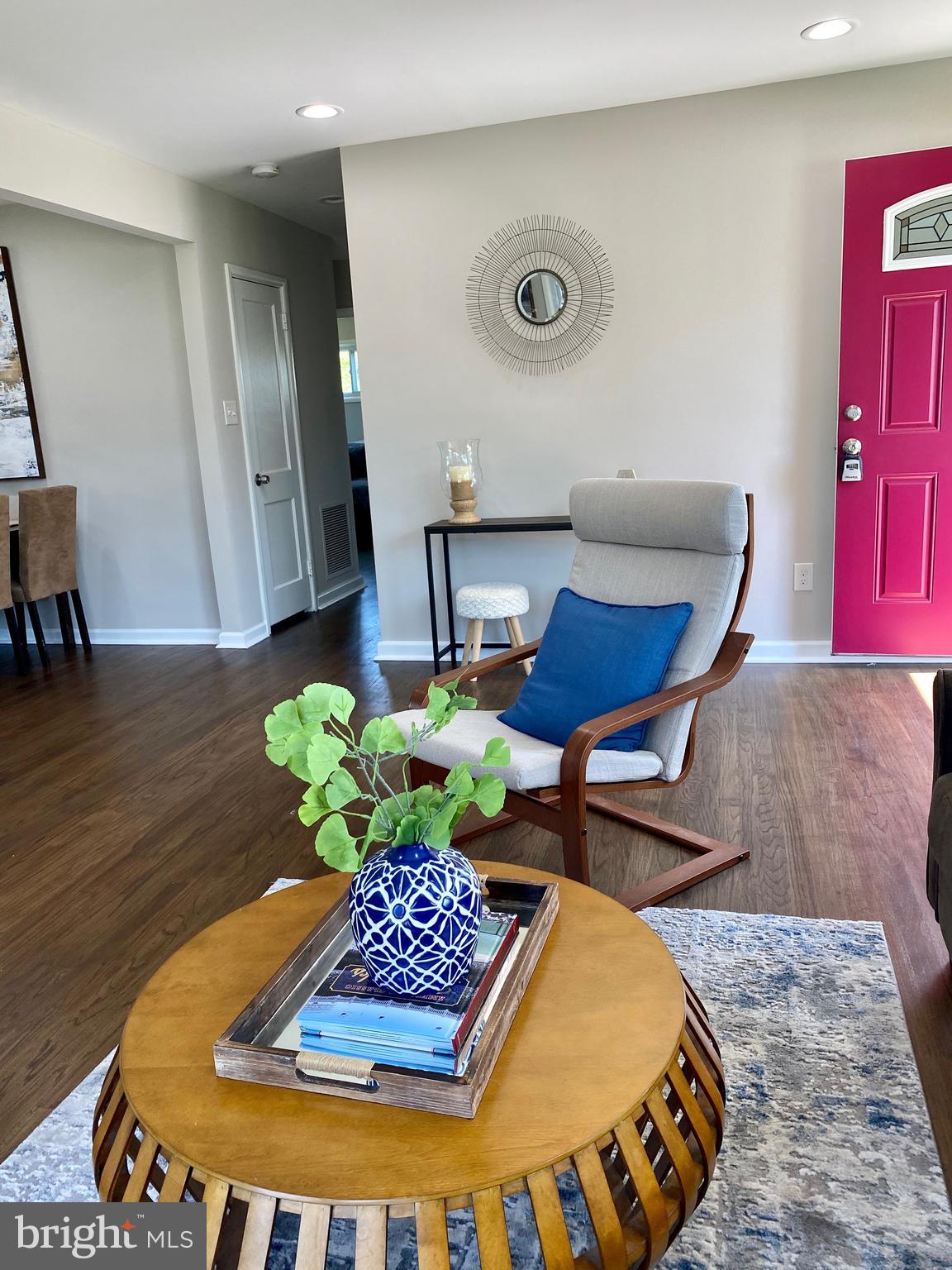 7424 Remoor Road Baltimore, MD 21207 - Photo 5 of 15 Living Room