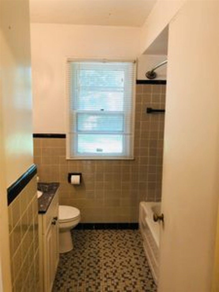 4702 Chip Road Memphis, TN 38117 - Photo 3 of 9