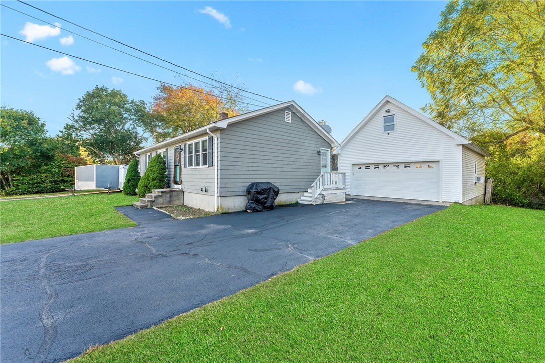 6 Doreen Drive Westerly, RI 02891 - Photo 4 of 44