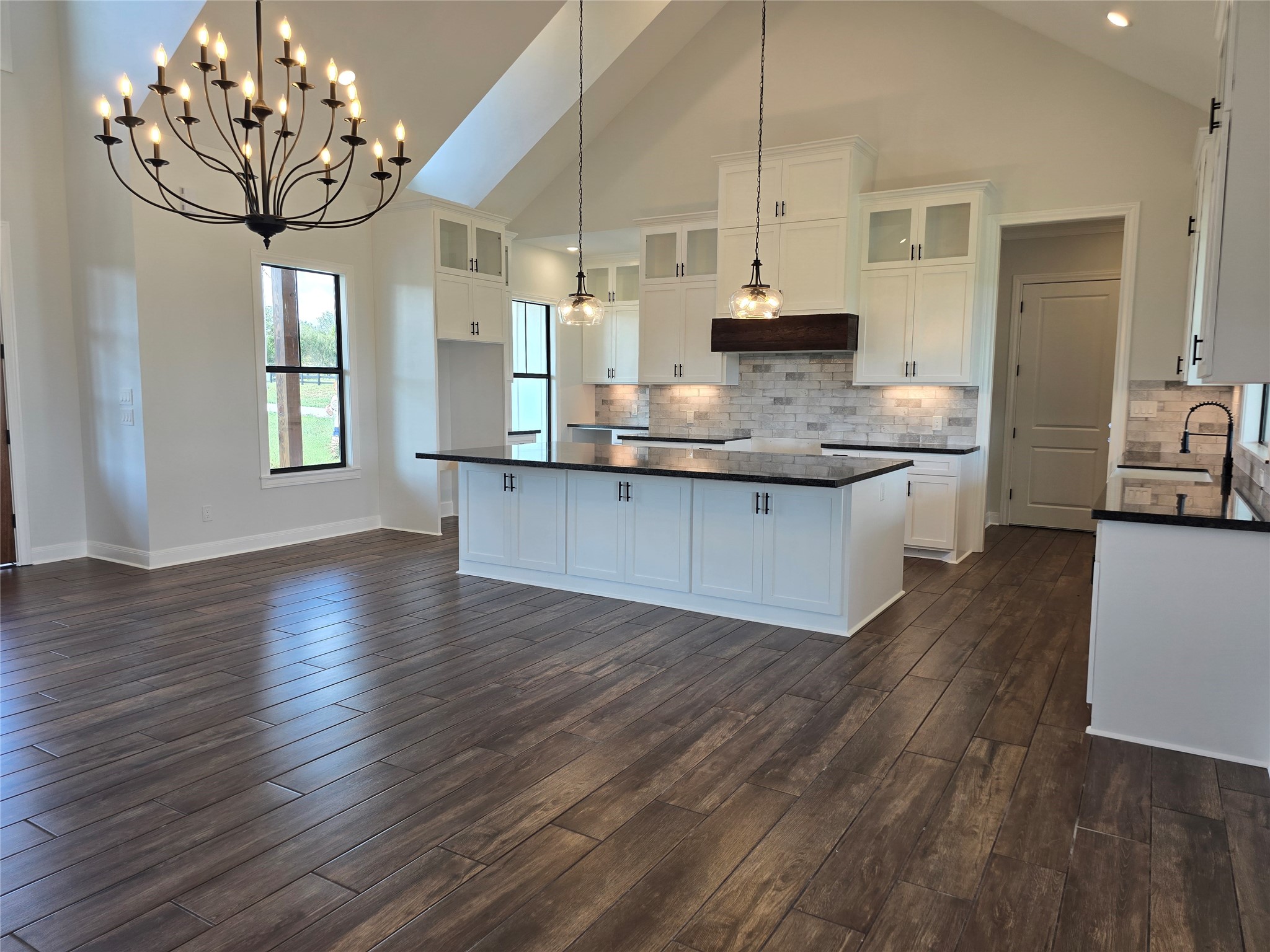370 Spring Creek Road Brenham, TX 77833 - Photo 4 of 18 Gallery Image 4