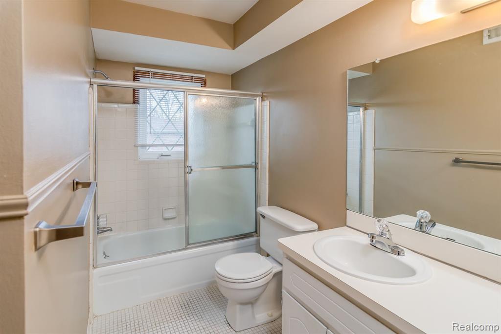 54797 Shelby Road, Unit 88 Shelby, MI 48316 - Photo 13 of 22