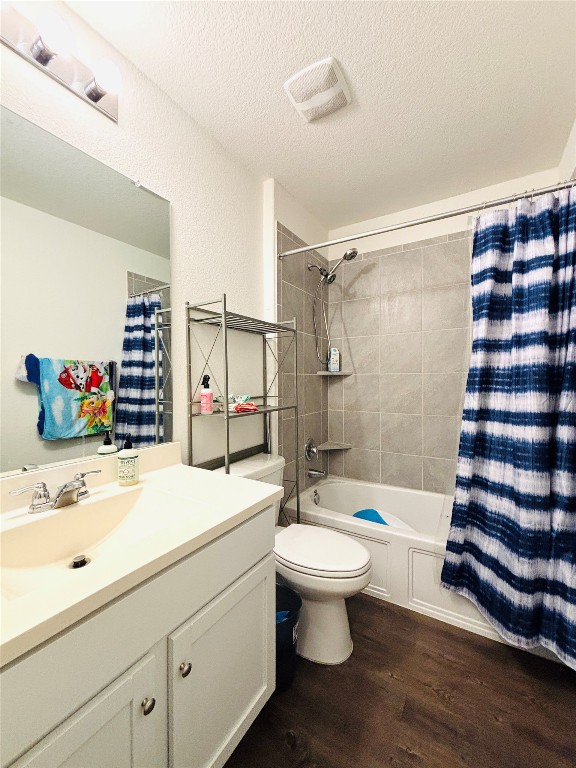 113 Star Pass Jarrell, TX 76537 - Photo 12 of 18 a bathroom with a sink toilet and shower