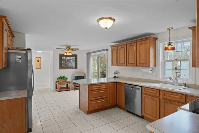 $779,900 | 1 Ballard Lane, Salem, NH 03079