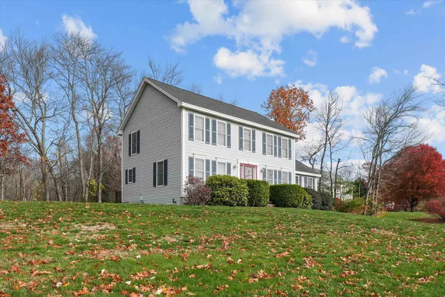 $779,900 | 1 Ballard Lane, Salem, NH 03079