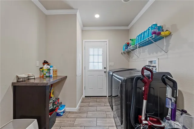 $395,000 | 105 Cr 4025 Road, Lott, TX 76656