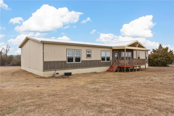 $395,000 | 105 Cr 4025 Road, Lott, TX 76656