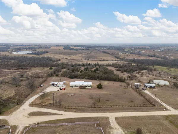 $395,000 | 105 Cr 4025 Road, Lott, TX 76656