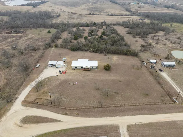 $395,000 | 105 Cr 4025 Road, Lott, TX 76656