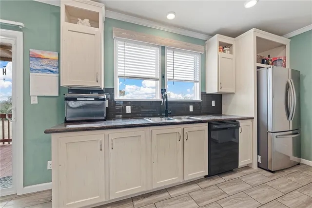 $395,000 | 105 Cr 4025 Road, Lott, TX 76656