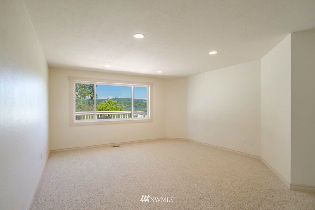 14037 Donnell Road Anacortes, WA 98221 - Photo 14 of 23