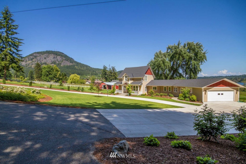 14037 Donnell Road Anacortes, WA 98221 - Photo 4 of 23