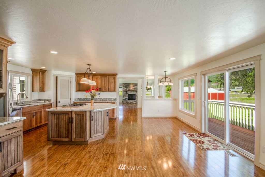 14037 Donnell Road Anacortes, WA 98221 - Photo 10 of 23