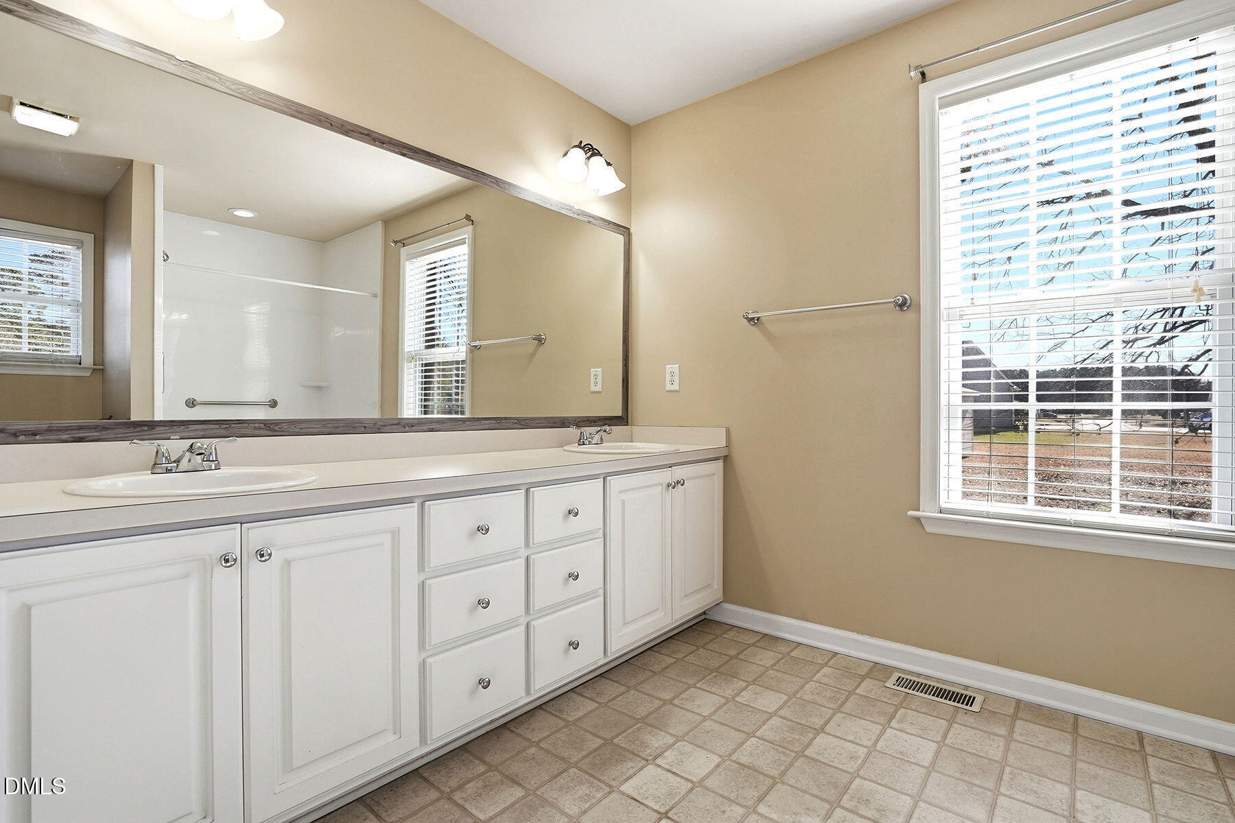 163 East Gordon Road Selma, NC 27576 - Photo 20 of 27 25-web-or-mls-163 E Gordon Ln-104