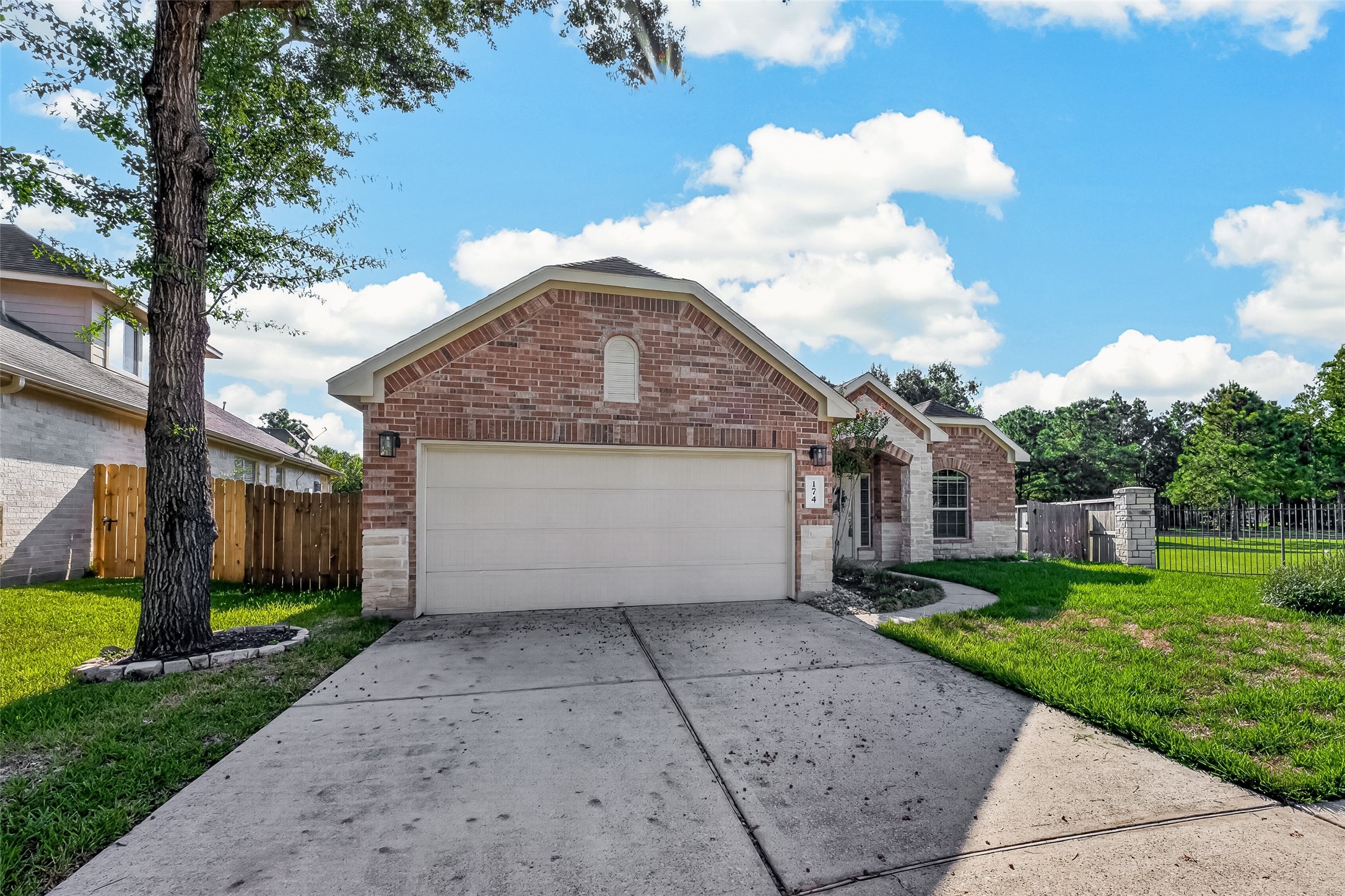 174 Maple Grove Drive Conroe, TX 77384 - Photo 1 of 36 Gallery Image 1