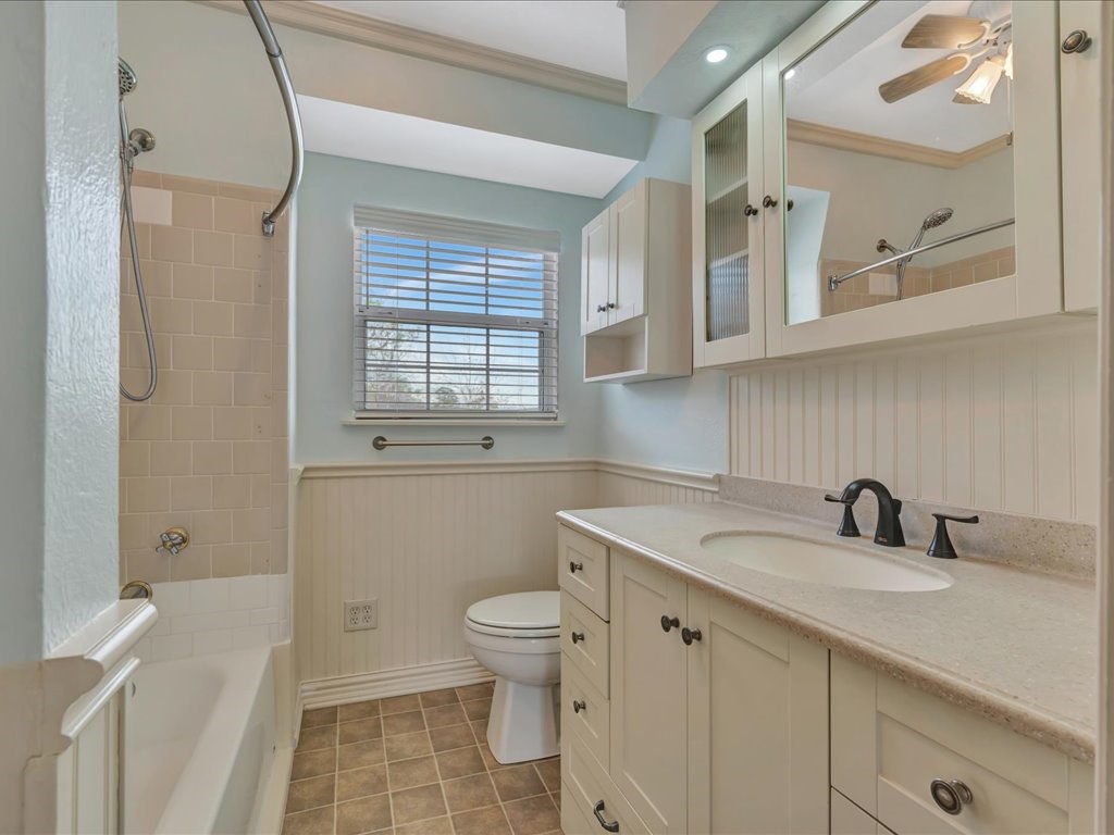 1013 Dewitt Hinson Road Pollok, TX 75969 - Photo 25 of 33 a bathroom with a sink a toilet and shower