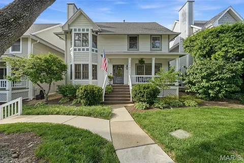 $539,900 | 1131 Hawken Place, Webster Groves, MO 63119