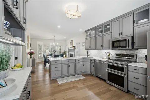 $539,900 | 1131 Hawken Place, Webster Groves, MO 63119