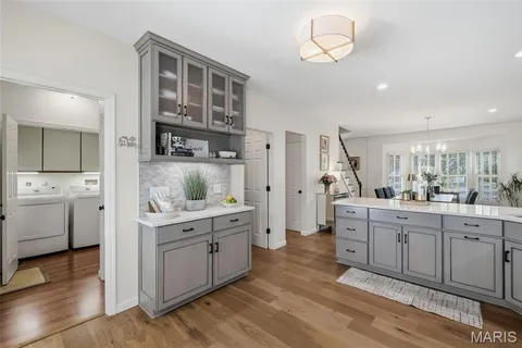 $539,900 | 1131 Hawken Place, Webster Groves, MO 63119