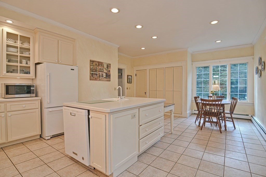 961 Mendon Road Woonsocket, RI 02895 - Photo 14 of 42