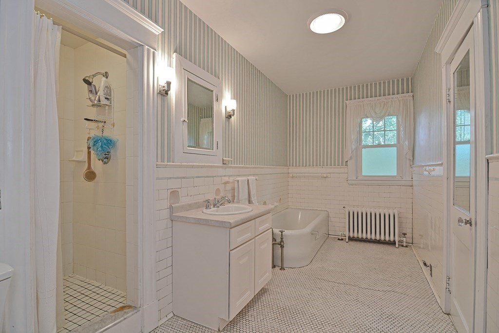 961 Mendon Road Woonsocket, RI 02895 - Photo 22 of 42