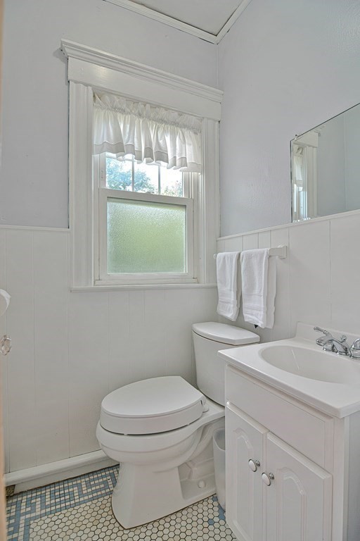 961 Mendon Road Woonsocket, RI 02895 - Photo 23 of 42