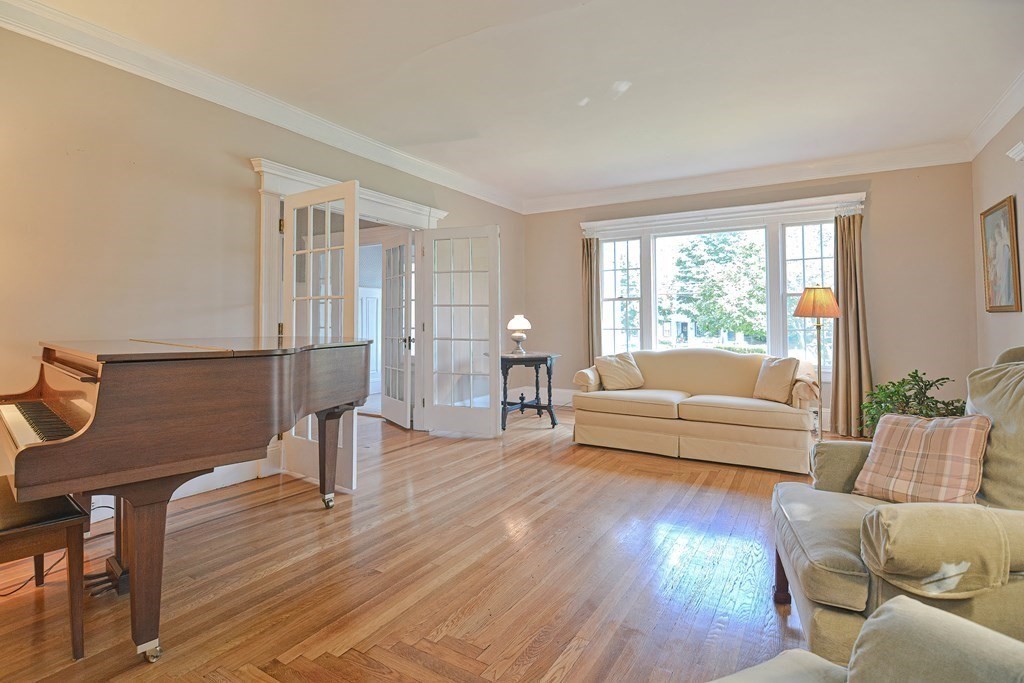 961 Mendon Road Woonsocket, RI 02895 - Photo 7 of 42