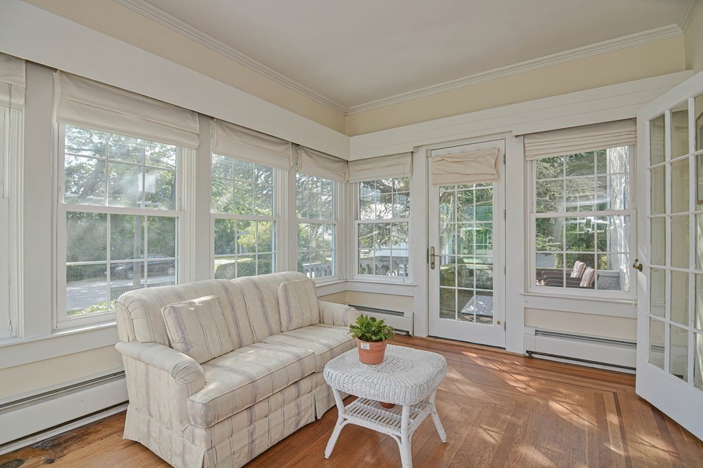 961 Mendon Road Woonsocket, RI 02895 - Photo 9 of 42