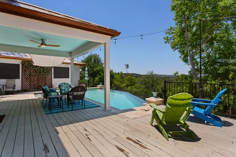$975,000 | 1121 Kings Cove Drive, Canyon Lake, TX 78133