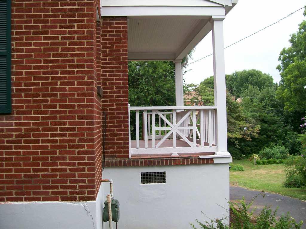2323 York Road Southwest Roanoke, VA 24015 - Photo 2 of 13 Side Porch