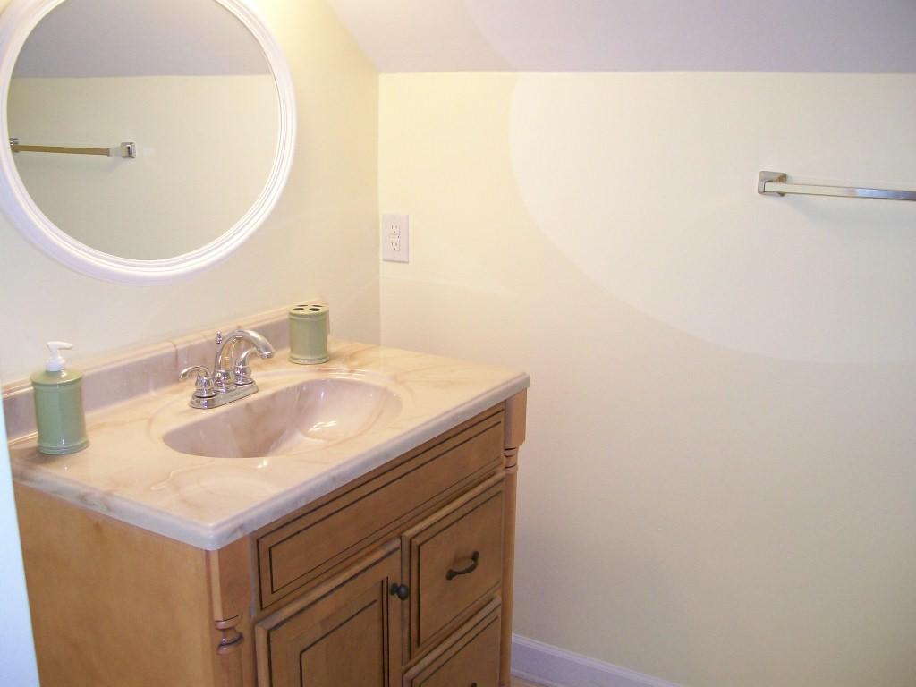 2323 York Road Southwest Roanoke, VA 24015 - Photo 11 of 13 Upstairs Bath