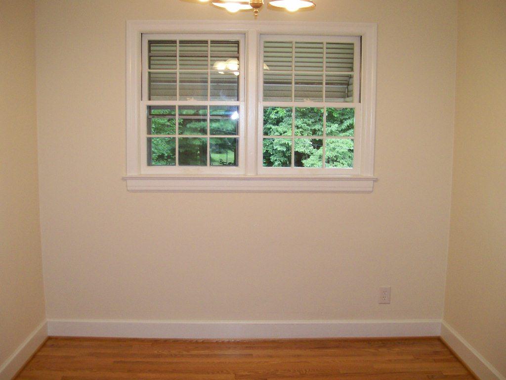 2323 York Road Southwest Roanoke, VA 24015 - Photo 5 of 13 Dinign Room