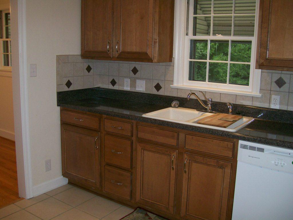 2323 York Road Southwest Roanoke, VA 24015 - Photo 6 of 13 Kitchen