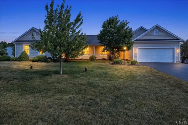 $399,900 | 3778 Pegasus Circle, Camillus, NY 13209