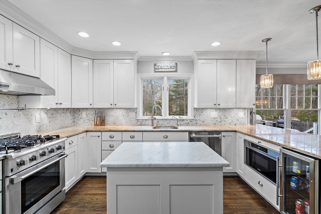 25 Howe Street Medway, MA 02053 - Photo 7 of 42