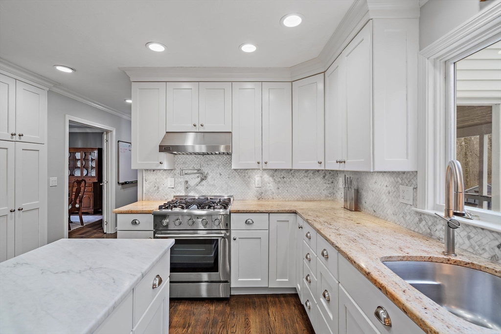 25 Howe Street Medway, MA 02053 - Photo 8 of 42