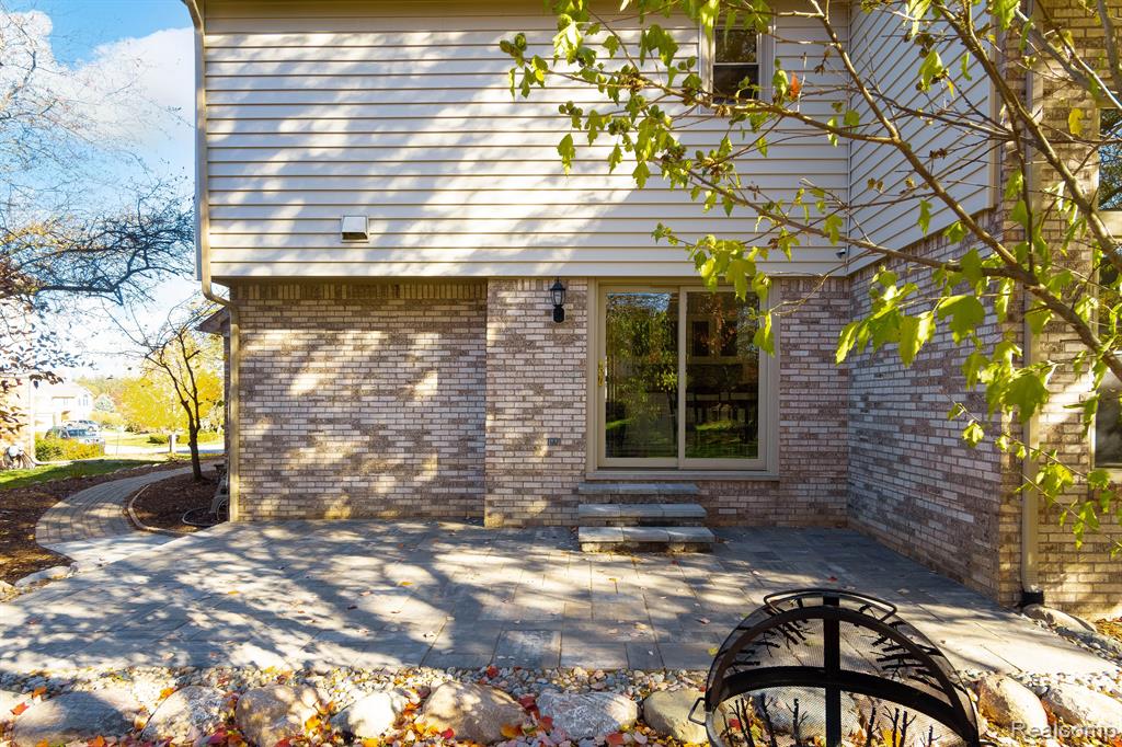 733 Timberline Drive Rochester Hills, MI 48309 - Photo 6 of 62