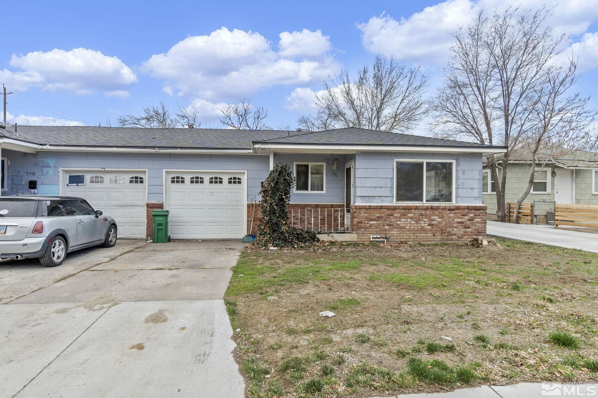 796-798 Moran Street Reno, NV 89502 - Photo 4 of 11 a house view with a garden space