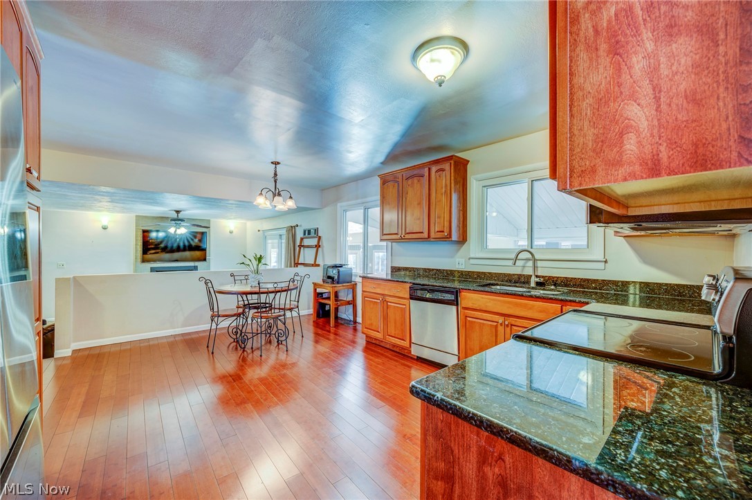 2910 Lee Road Cleveland, OH 44120 - Photo 13 of 35 Kitchen