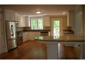 18-4 Linden Street, Unit 4 Exeter, NH 03833 - Photo 3 of 7 Gallery Image 3