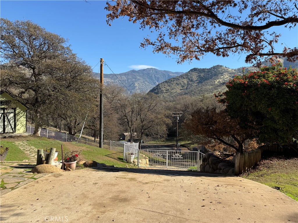 40820 Oak Ridge Drive Three Rivers, CA 93271 - Photo 55 of 65 a view of a park with large trees